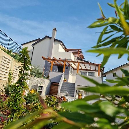 Apartman Luce Apartment Brzac Bagian luar foto