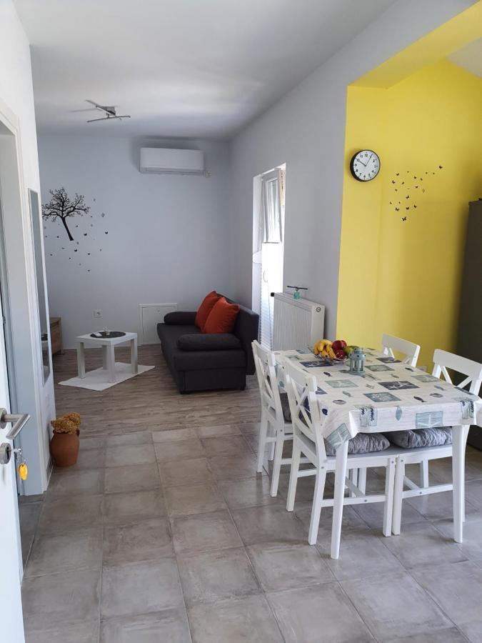 Apartman Luce Apartment Brzac Bagian luar foto