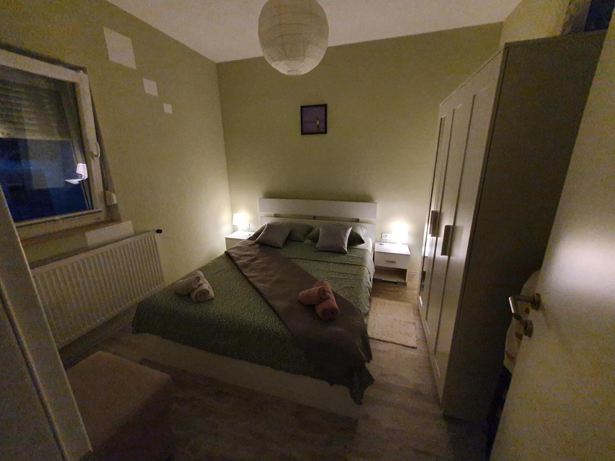 Apartman Luce Apartment Brzac Bagian luar foto